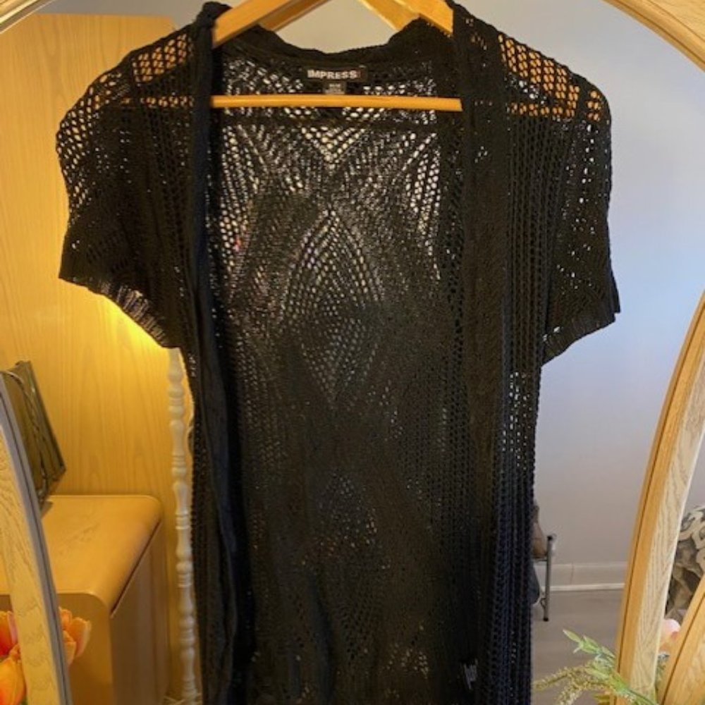 Woman's Cropped Cover-Shirt- Medium- Impress